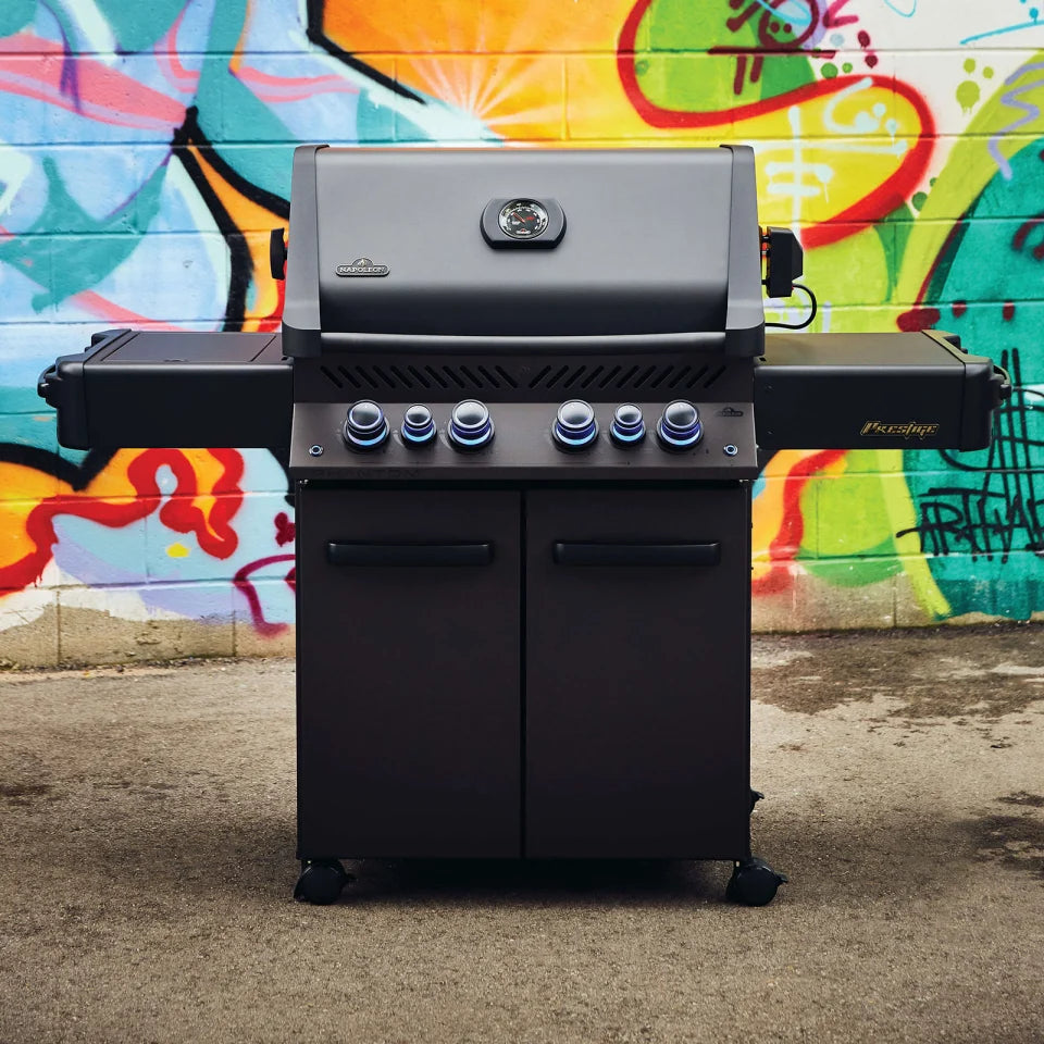 Napoleon Prestige® Phantom Black 4-Burner Gas BBQ - Prestige 500 LPG
